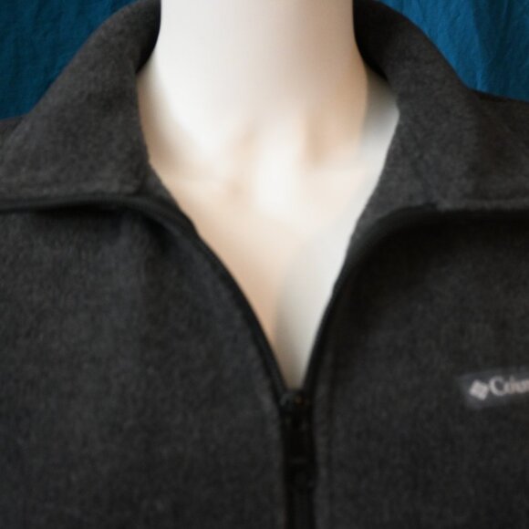 Columbia Large Vest - Picture 2 of 10